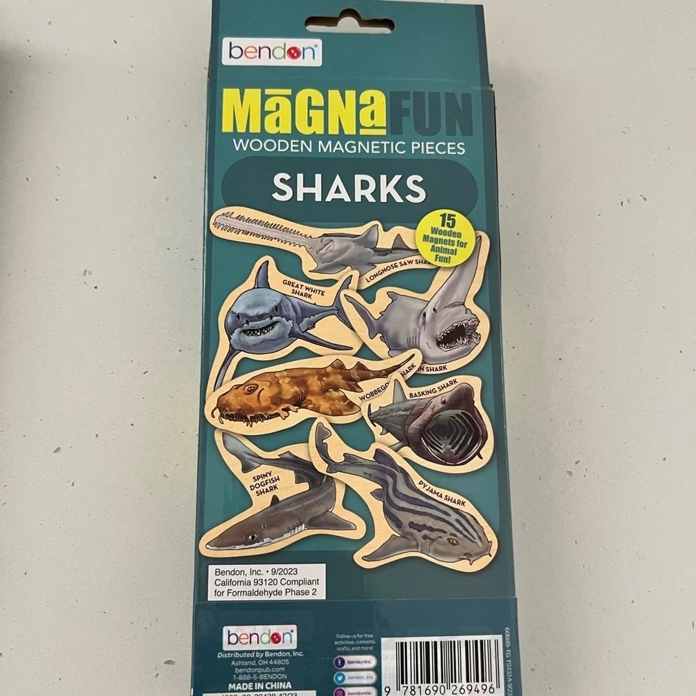 NWT MagnaFun Wooden Magnetic Pieces Set Animals of North America & Sharks